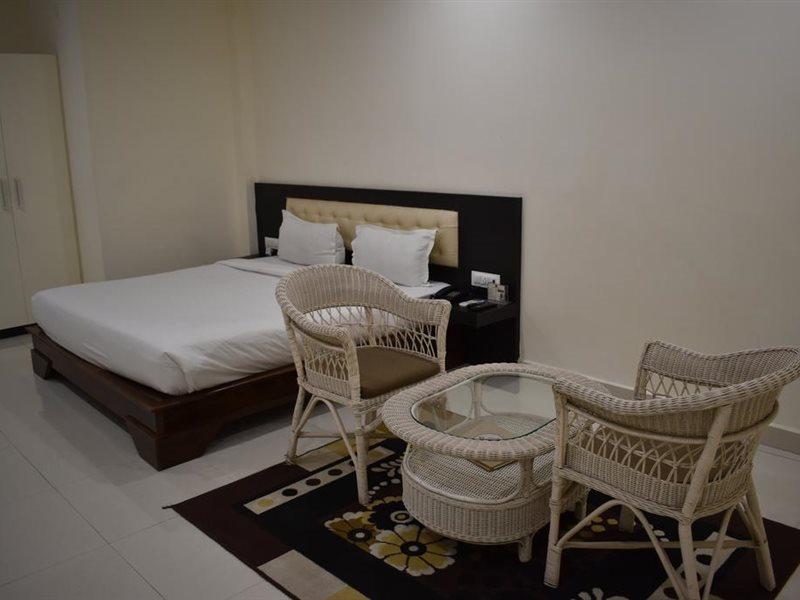 Hotel Vaibhav Varanasi Luaran gambar