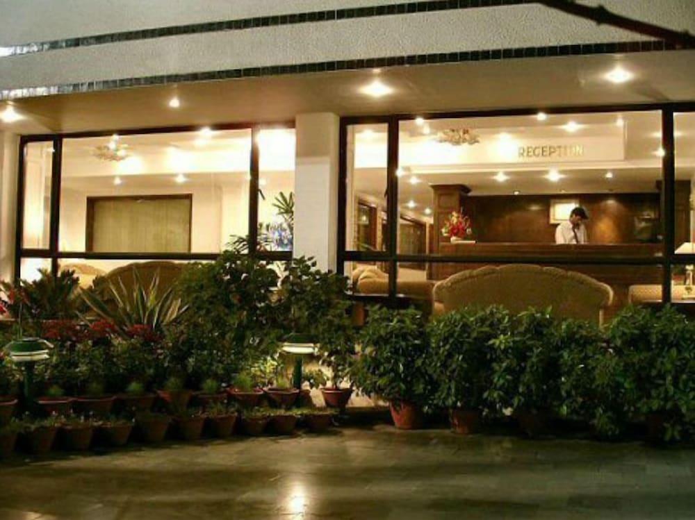Hotel Vaibhav Varanasi Luaran gambar