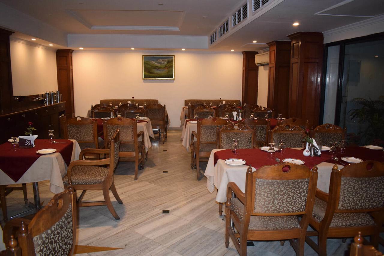 Hotel Vaibhav Varanasi Luaran gambar